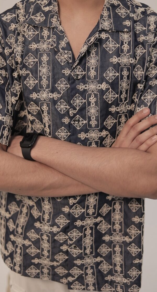 Oversized Denim Embroidery Shirt ‘Neelvarna’